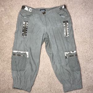 Bebe cargo crop pants/capris
